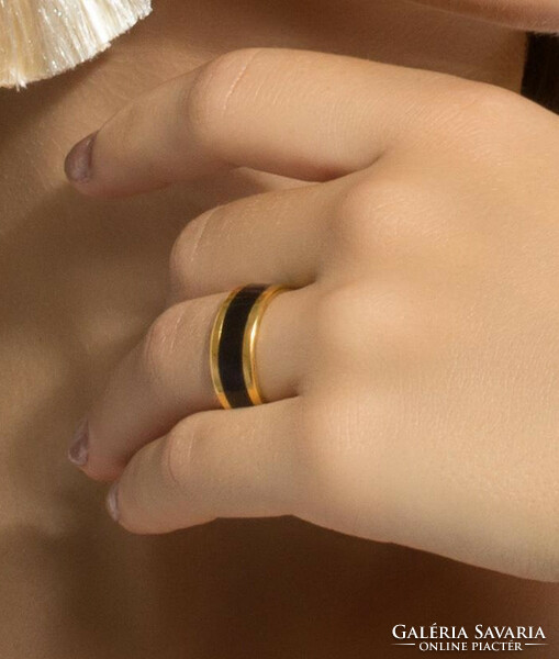 Orb ring orv. Special rings made of metal, fire enamel in the middle, golden color. Size: 9-10