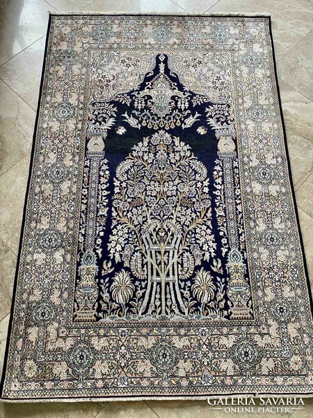 100% Semaintik silk carpet 186x120cm
