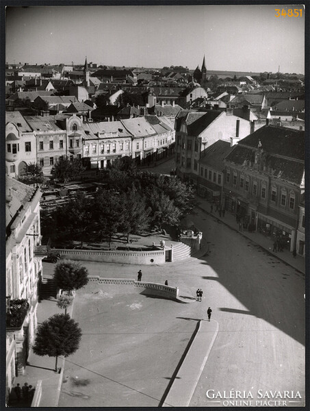 Nagyobb méret, Szendrő István fotóművészeti alkotása. Veszprém, 1940. Eredeti, pecséttel jelzett fot