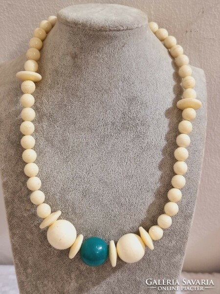 Retro (new) pearl necklace