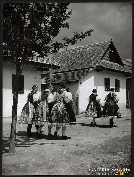 Larger size, photo art work by István Szendrő. Girls, in national costume, Khazar, Nógrád county, f