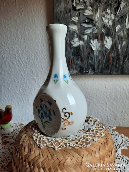 Porcelain vase / second half of xx.Szd, in my opinion, the work of an Italian manufactory