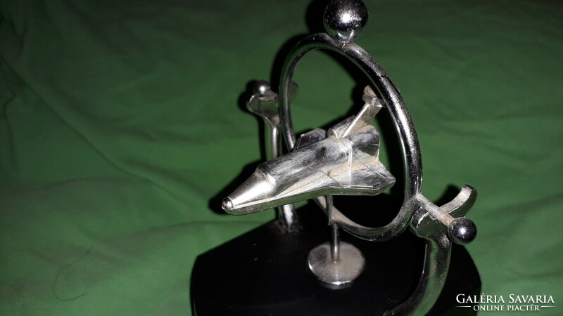 Retro USA - NASA -Space Shuttle - PERPETUUM MOBILE űrhajós asztali ÖRÖKMOZGÓ 14 cm a képek szerint