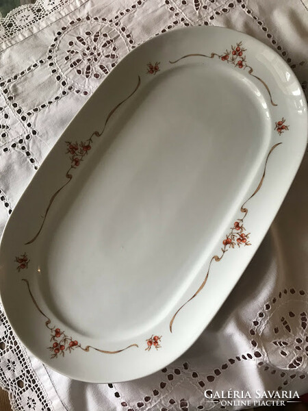 Serving bowl with lace berry pattern - Great Plains