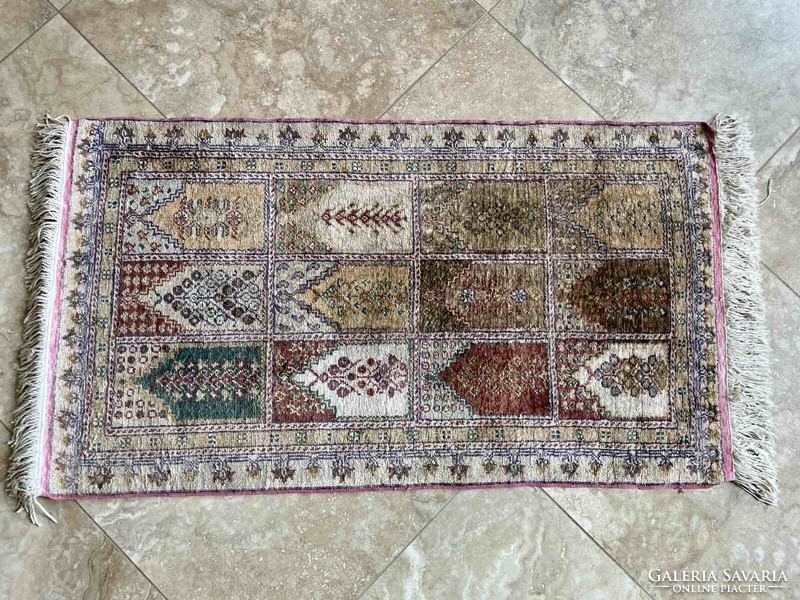 Kayseri 100% silk carpet 114x58cm