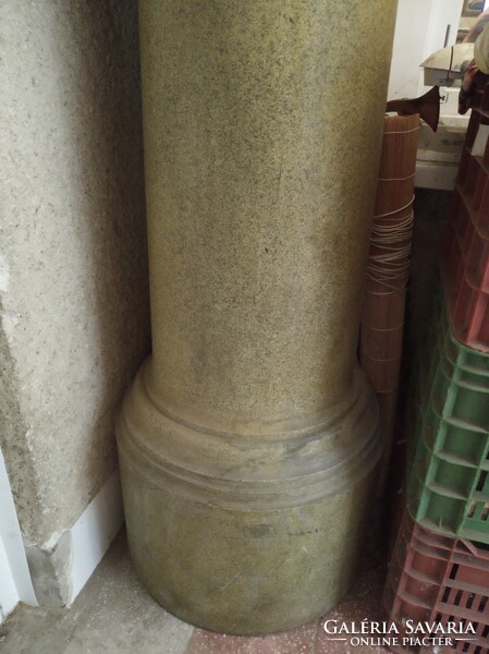 Rarity: Schlick-type metal pedestal?, Plinth part ?...