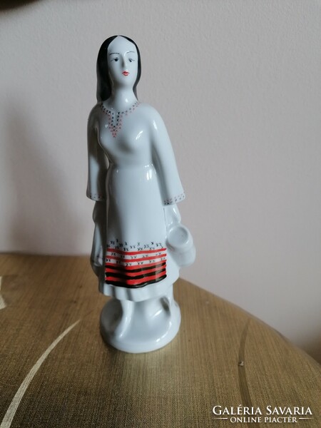 Retro porcelain female figure