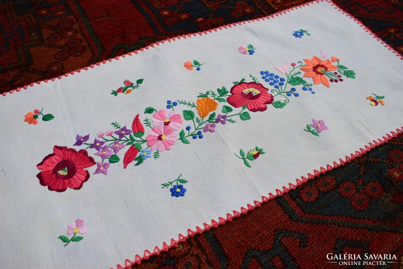 Embroidered tablecloth, Kalocsa embroidery, runner, centerpiece, paprika pattern, canvas 77 x 35 cm