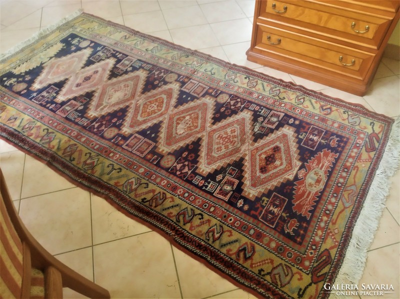 Antique Caucasian nomadic carpet with animal motif - 120x226 cm