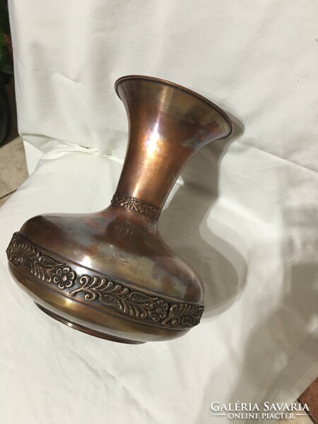 Large red copper lignifer vase