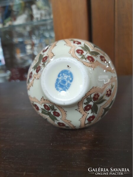 Zsolnay hand-painted small, mini bay porcelain vase with flower pattern. 8 Cm.