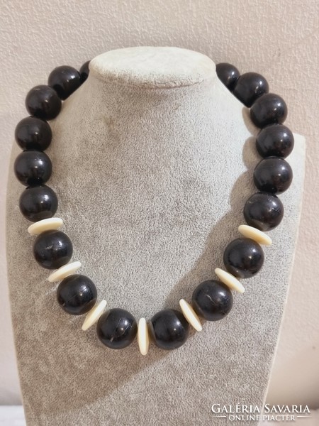 Retro (new) pearl necklace