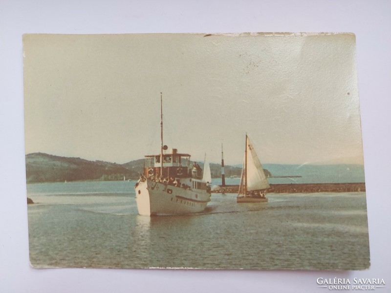 Régi képeslap Balaton kikötő hajók