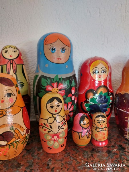 Régi festett fa matrjoska baba gyűjtemény 34 db orosz népművészeti fajáték