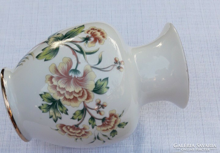 Medium vase with 