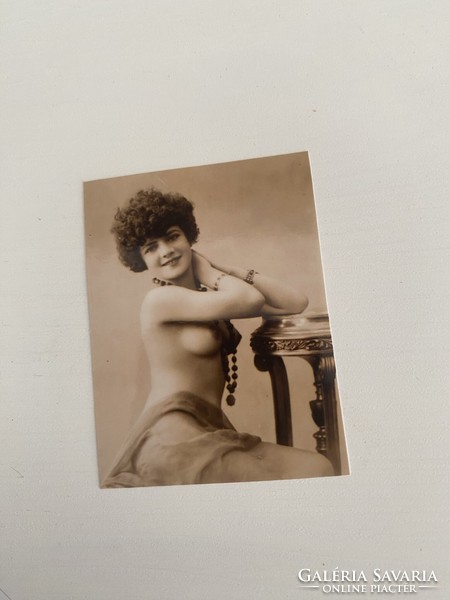 Mini nude picture, antique photo modern copy, pin up, pinup, nude, on a shield, erotica, erotica