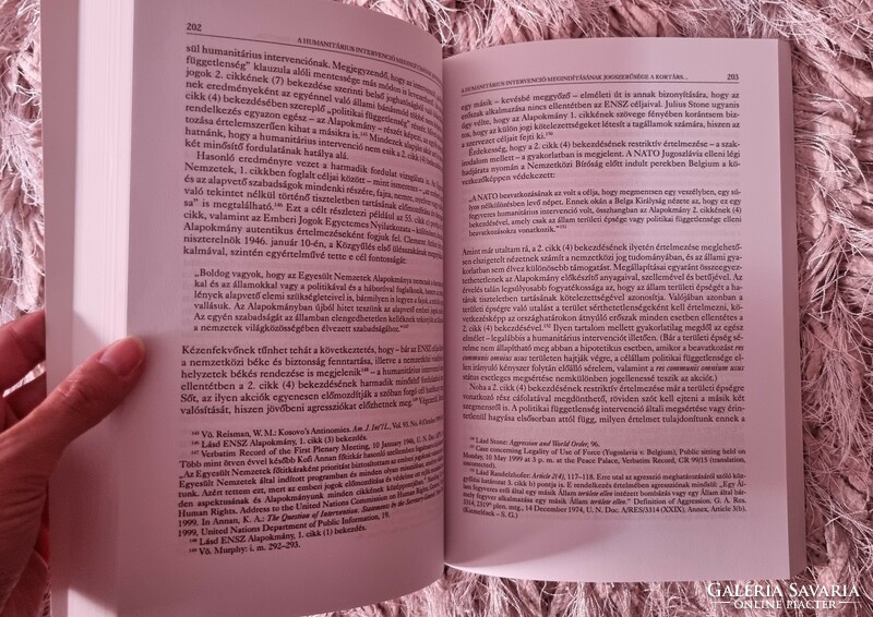 Sulyok Gábor: A humanitárius intervenció elmélete és gyakorlata (Gondolat Kiadó, 2004.)