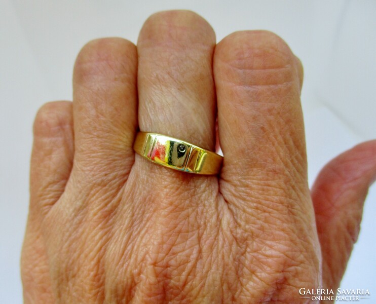 Elegant 14kt art deco gold ring with a small diamond stone sale!