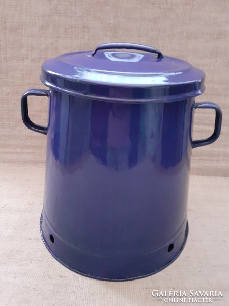3-Db. Old, preserved purple enameled kitchen utensils, greasy bucket, pouring filter in one