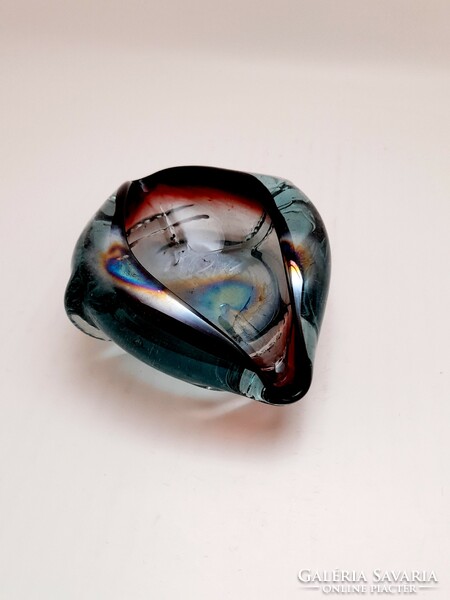 Irizáló fújt üveg, művész üveg, hamutál, 12,8 cm