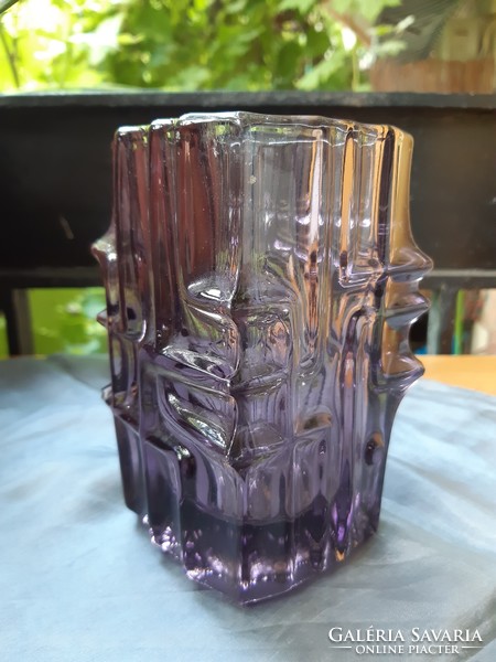 Retro cseh Vladislav Urban Sklo Union lila 13, 5 cm-es üveg mid century váza üvegváza