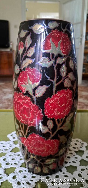 Zsolnay's multi-fire eosin cigar vase