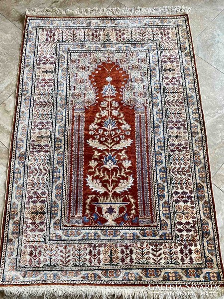 Kayseri silk carpet 142x91 cm