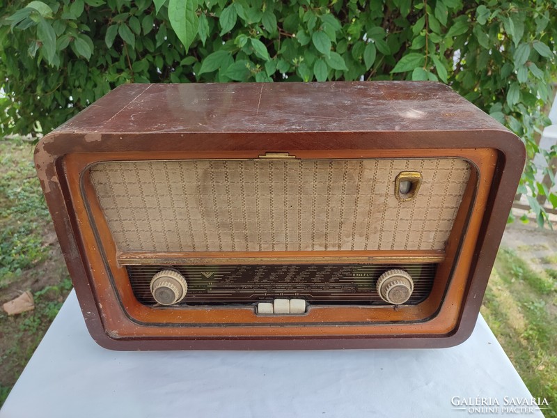 Hunting ammunition factory r 946 fi symphony old radio