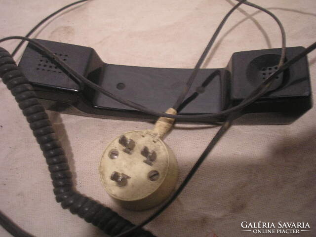 Nagyon régi bekötött telefonkagyló rugós kábel- lal   eladó