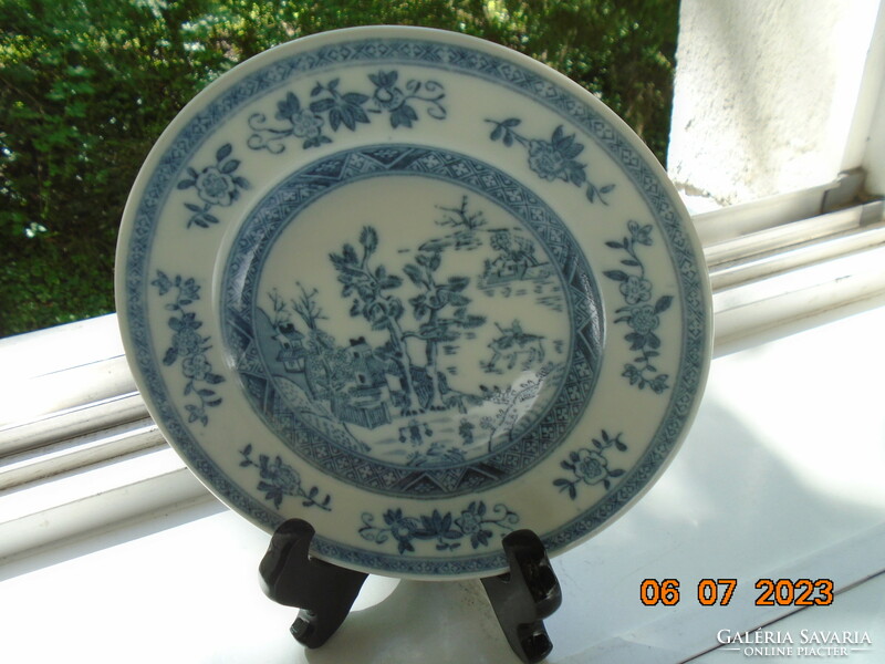 Antique Kangxi blue and white patterned Chinese plate with life portrait