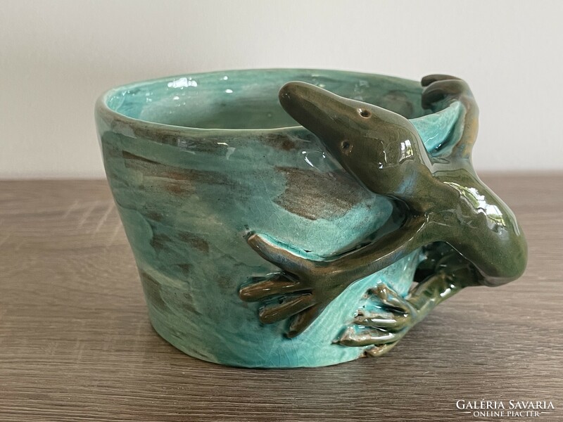 Ceramic lizard mug