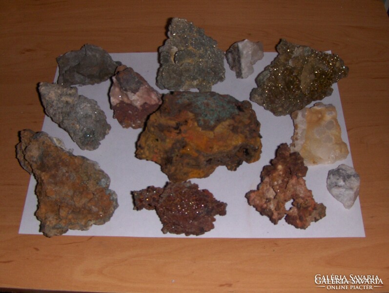 Various mineral resources in one 12 pieces 2 kg