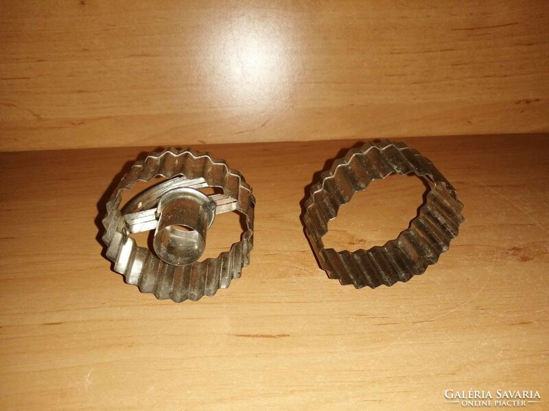 Antik linzer készítő, sütemény kiszúró forma pár (25/d)