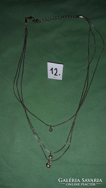 Nagyon szép 3 soros köves medálos kerekded ezüstözött fém nyaklánc 52 cm hosszú a képek szerint 12.