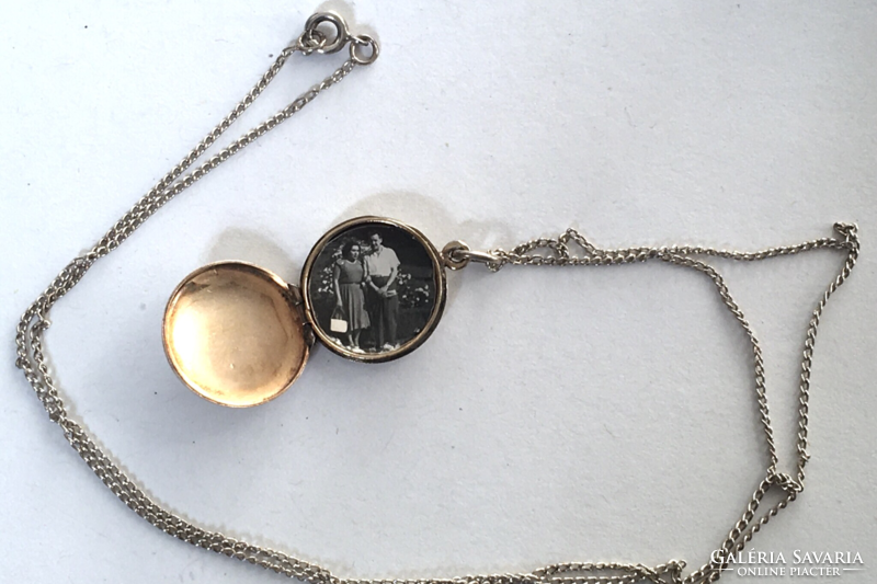 Old silver photo holder pendant with photo p. V. Worn silver chain