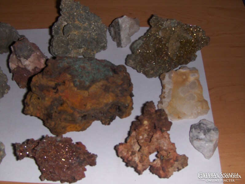 Különböző ásványkincsek ásvány egyben 12 db 2 kg