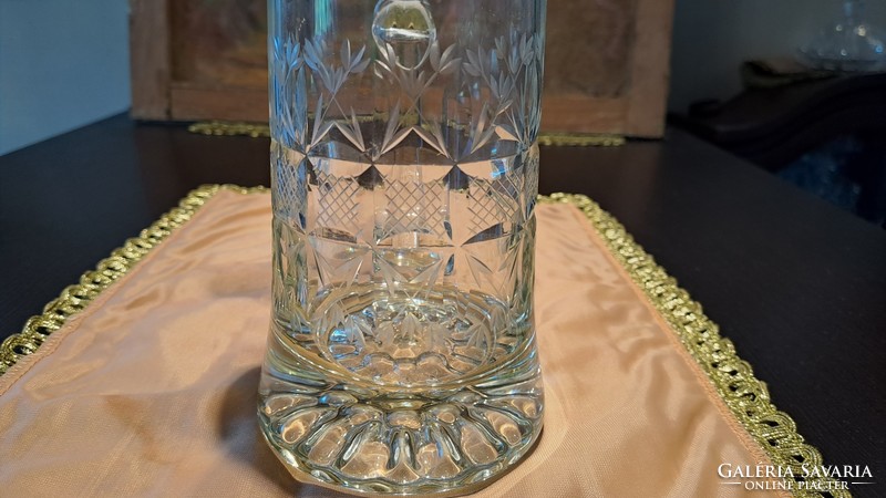 Crystal jar