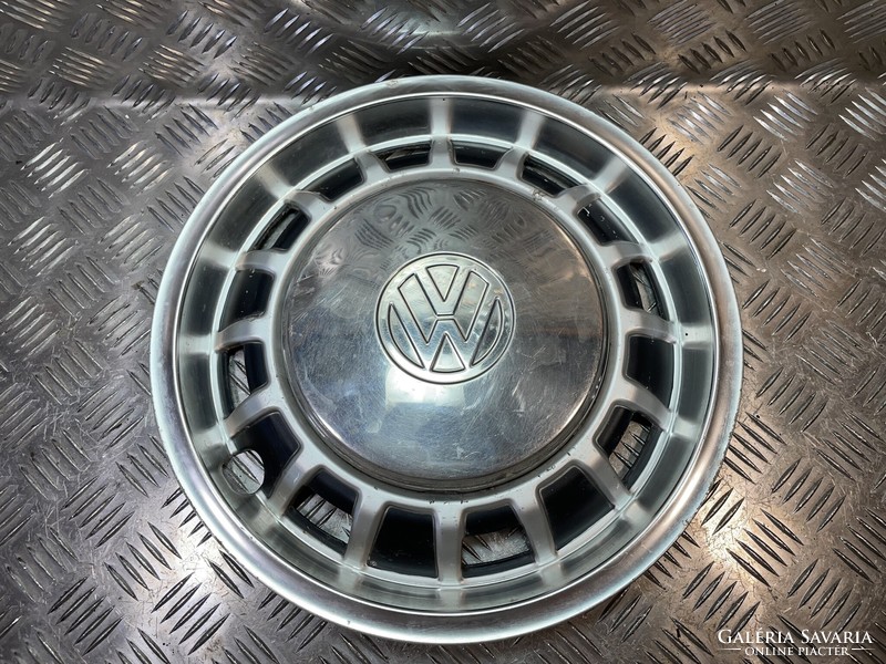 Volkswagen jetta golf mk1 rabbit rim cap decorative disc - veteran oldtimer car part