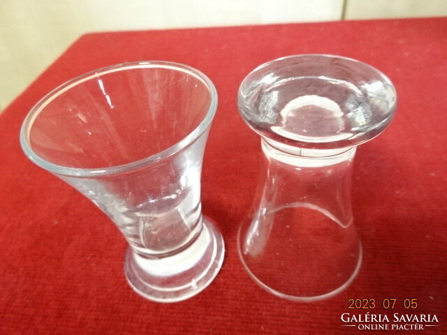 Vastag talpú likőrös pohár, két darab, magassága 7,5 cm. Jókai.