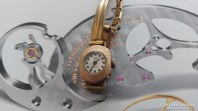 (K) very rare Ruhla mechanical women's wristwatch