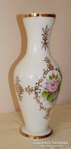 Rapotin glass vase