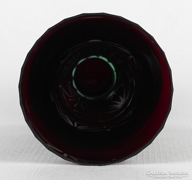 1N515 Régi talpas bordóra színezett üveg váza 15.5 cm