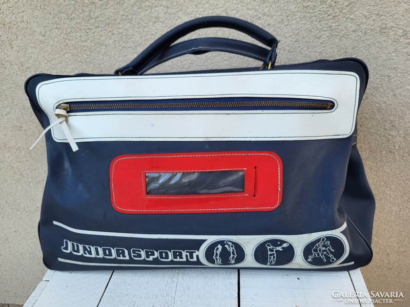 Retro, synthetic leather sports bag