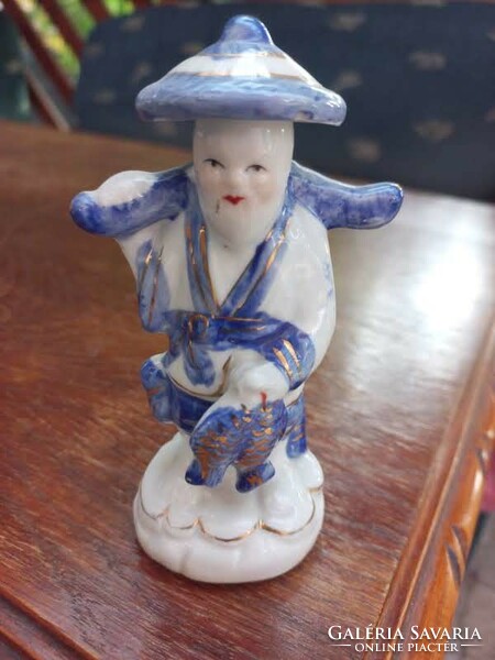 China Kínai halász kékfestéses porcelán figura