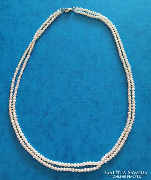 Csodás kétsoros valódi tenyésztett gyöngy nyakék válogatott gömbölyded gyöngyökből ezüst kapoccsal