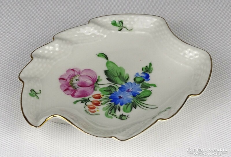 1N500 leaf-shaped Herend porcelain bowl ashtray with flower pattern