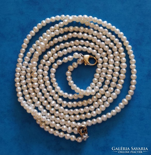 Csodás kétsoros valódi tenyésztett gyöngy nyakék válogatott gömbölyded gyöngyökből ezüst kapoccsal