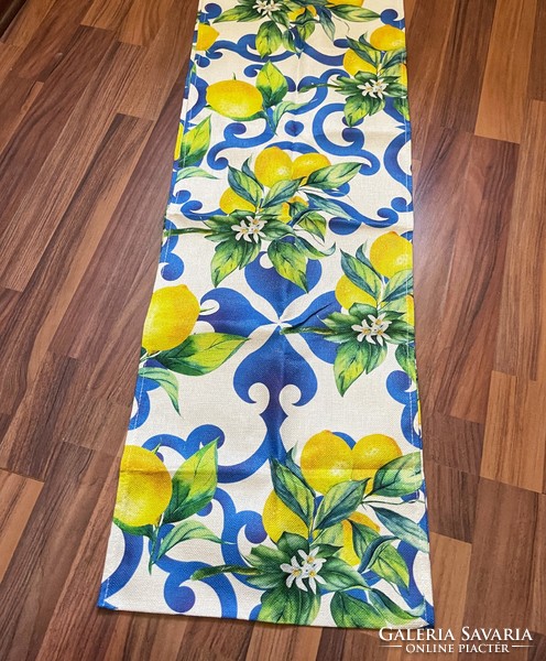 Table runner - a real summer piece - capri style