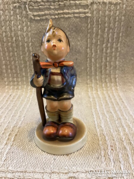 Hummel jelzett porcelán figura "Little Hiker"