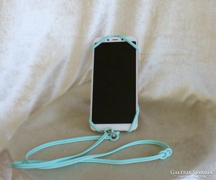 Phone holder that can be worn around the neck, a huge help when on vacation